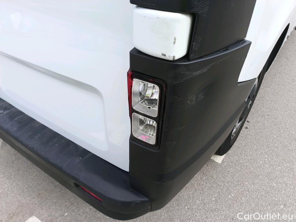  Renault  Trafic RENAULT  / 2019 / 4P / furgón Furgón 27 L1H1 Energy BluedCi 88 kW #51