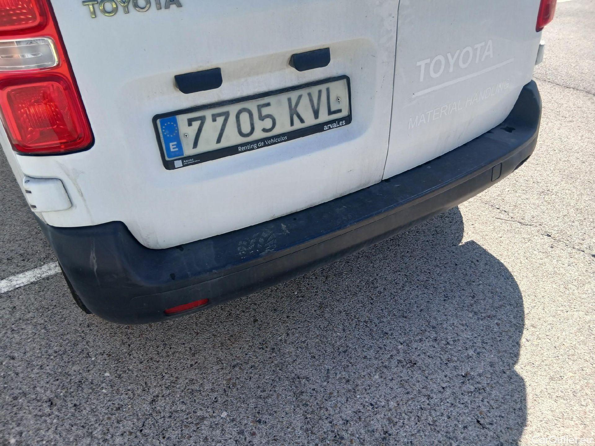  Toyota  Proace TOYOTA  / 2016 / 4P / furgón FU. MEDIO (L1) 2.0D 90kW COMFORT CARGA + #18