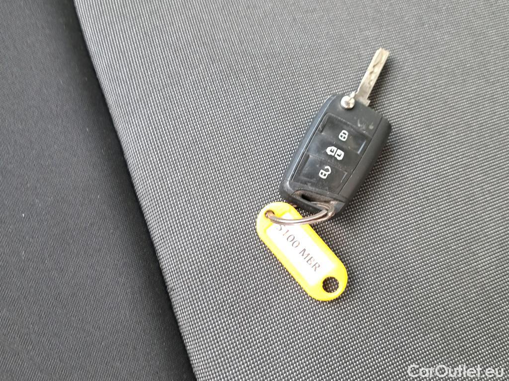  Volkswagen  Crafter VOLKSWAGEN  / 2017 / 4P / furgón 35 Furgón BM TN L3H2 2.0TDI 103kW(140CV) #5