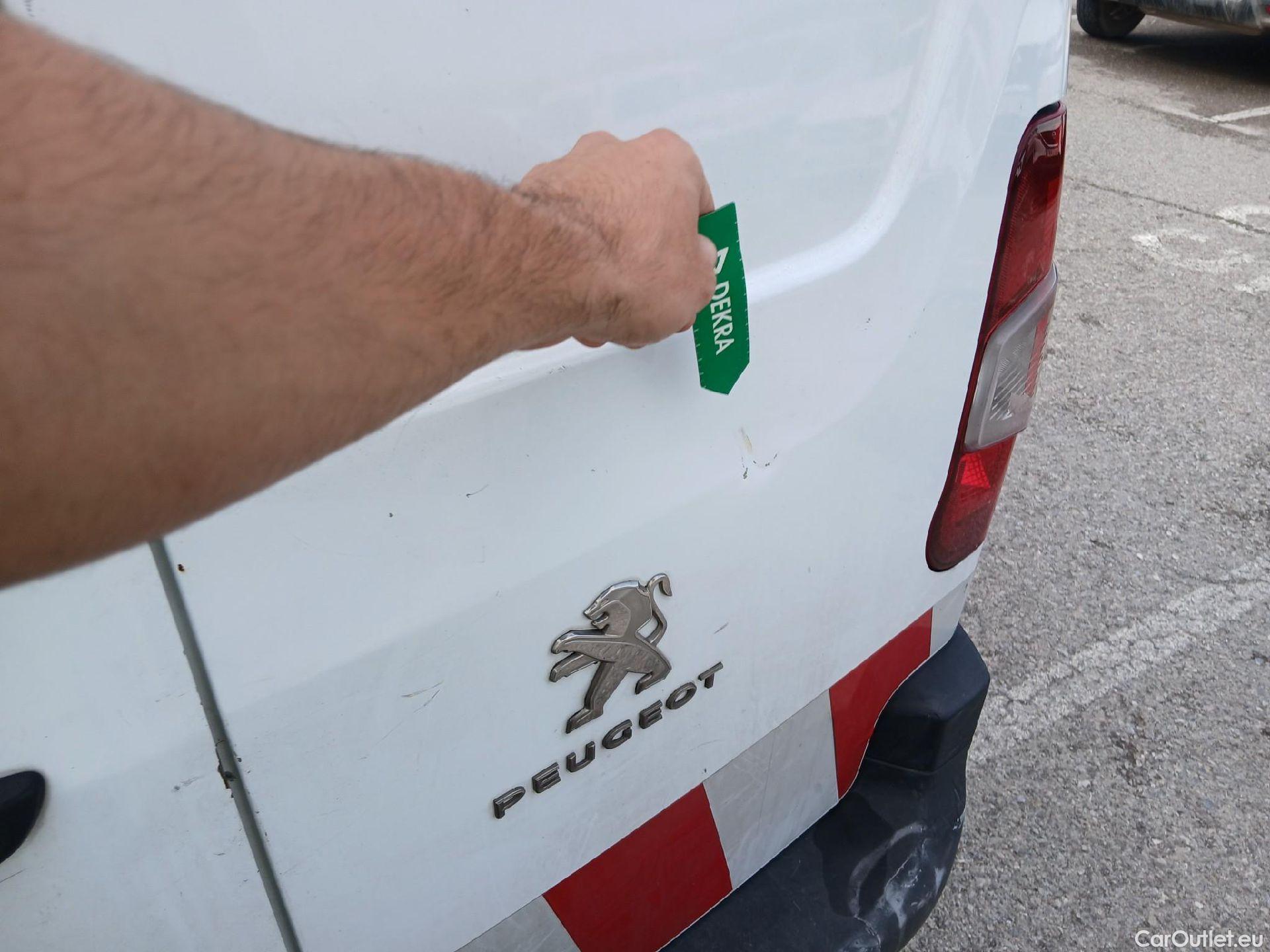  Peugeot  Partner PEUGEOT  / 2018 / 3P / furgón derivado de turismo Pro Standard 600kg BlueHDi 73kW (AC) #25