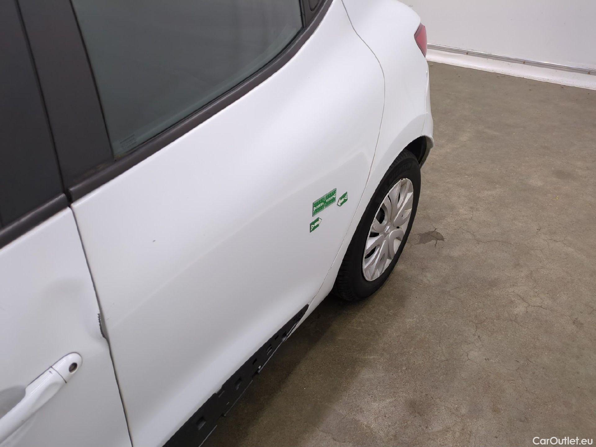  Renault  Clio  IV Air MediaNav 1.5 dCi 75CV BVM5 E6 #58