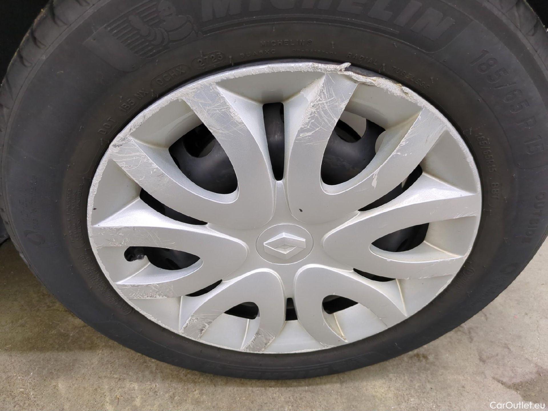  Renault  Clio  IV Air MediaNav 1.5 dCi 75CV BVM5 E6 #21