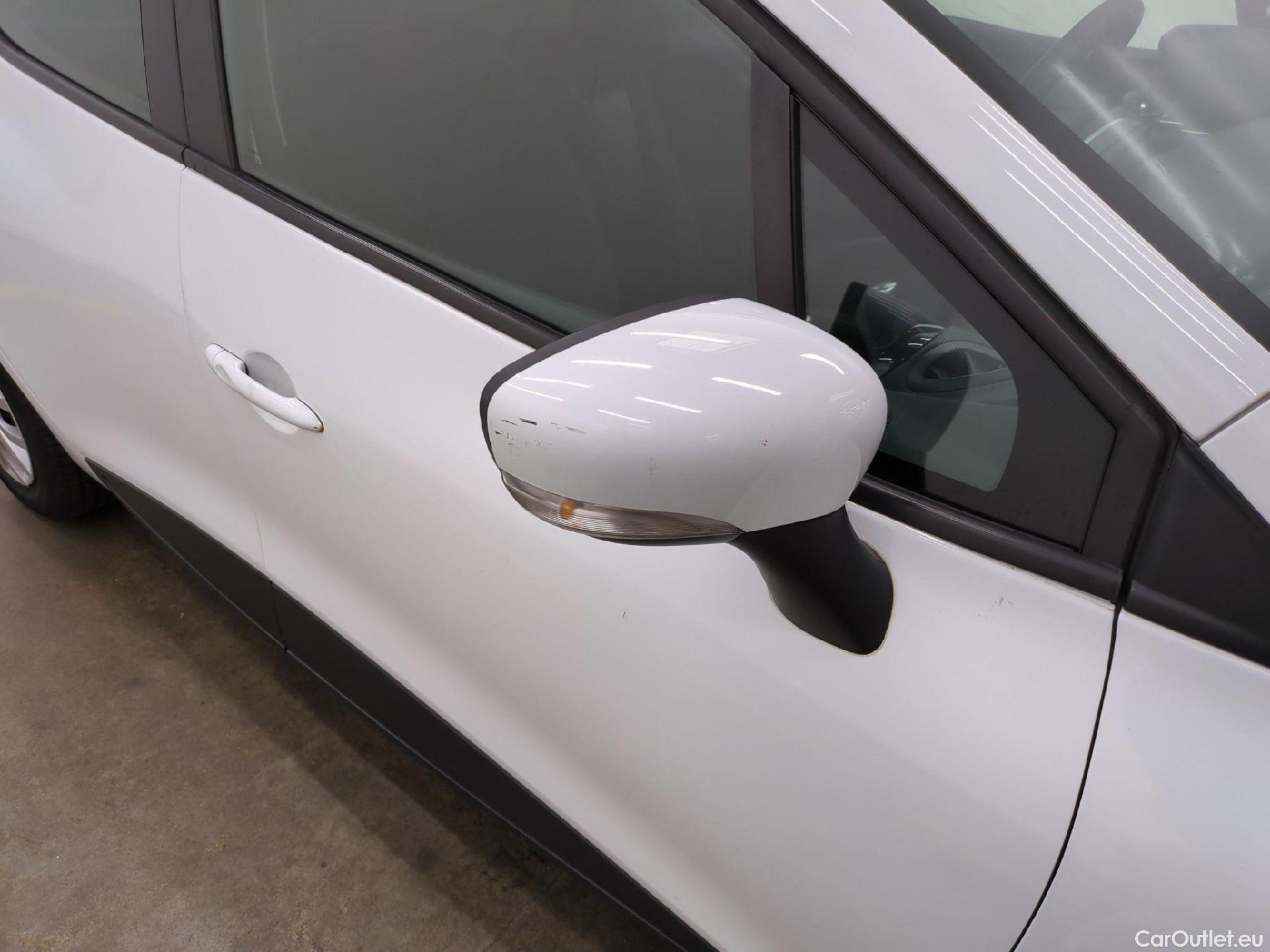  Renault  Clio  IV Air MediaNav 1.5 dCi 75CV BVM5 E6 #32