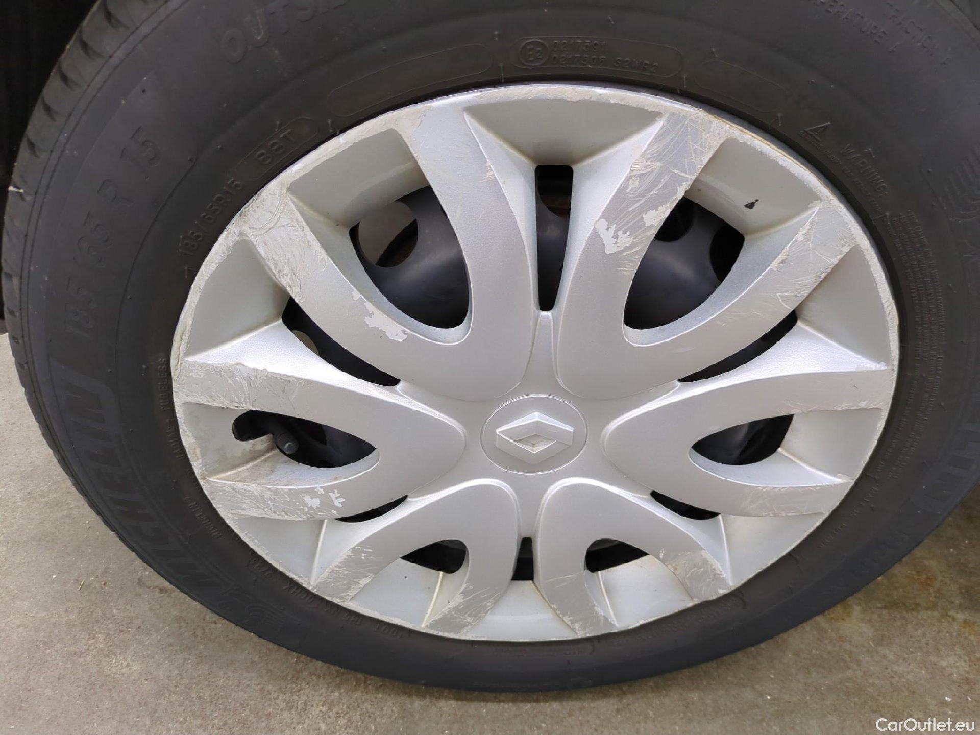  Renault  Clio  IV Air MediaNav 1.5 dCi 75CV BVM5 E6 #22