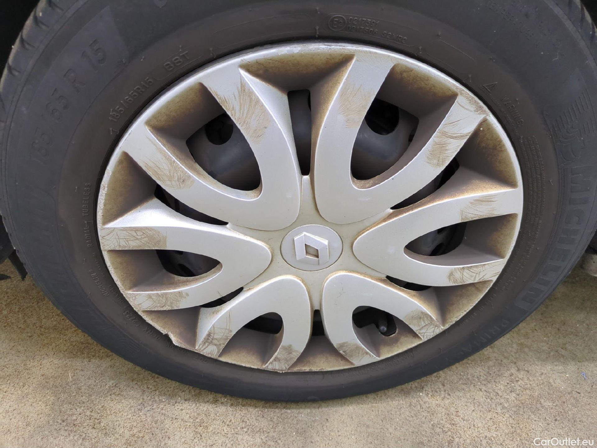  Renault  Clio  IV Air MediaNav 1.5 dCi 75CV BVM5 E6 #19