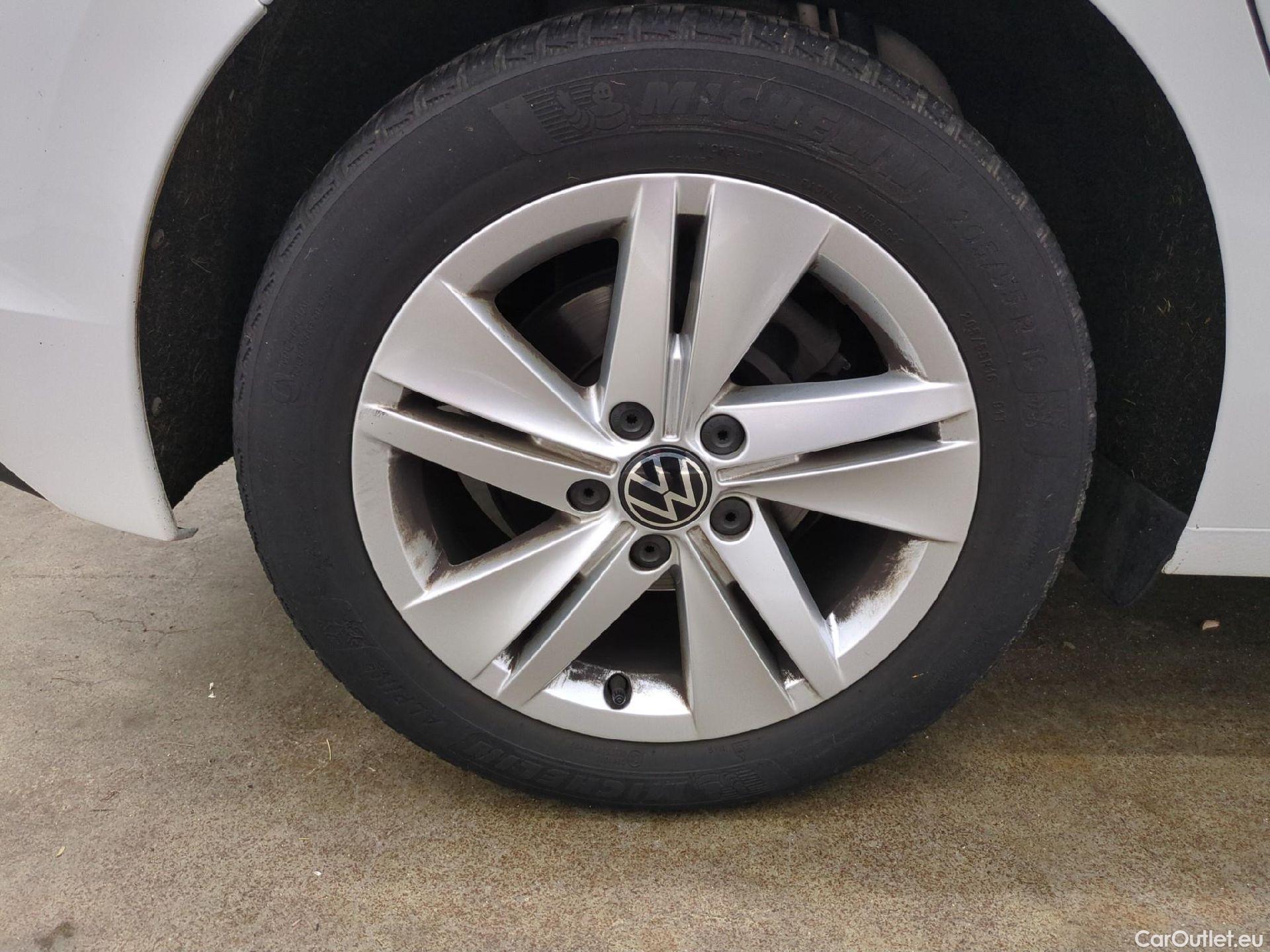 Volkswagen  Golf  VOLKSWAGEN / 2020 / 5P / Berline / VU 2.0 TDI SCR 115 BVM6 Life Soci Busi 1st #21