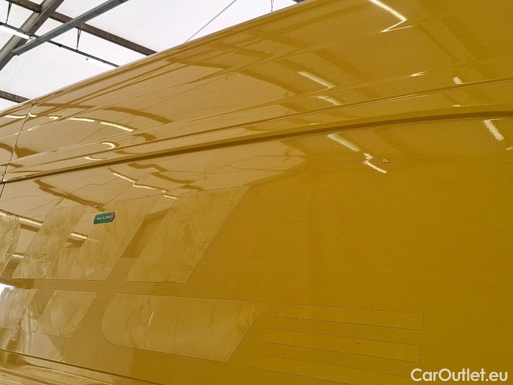  Volkswagen  Crafter  Fourgon Fourgon 35 lang mit Hochdach FWD 2.0 140CV BVM6 #2