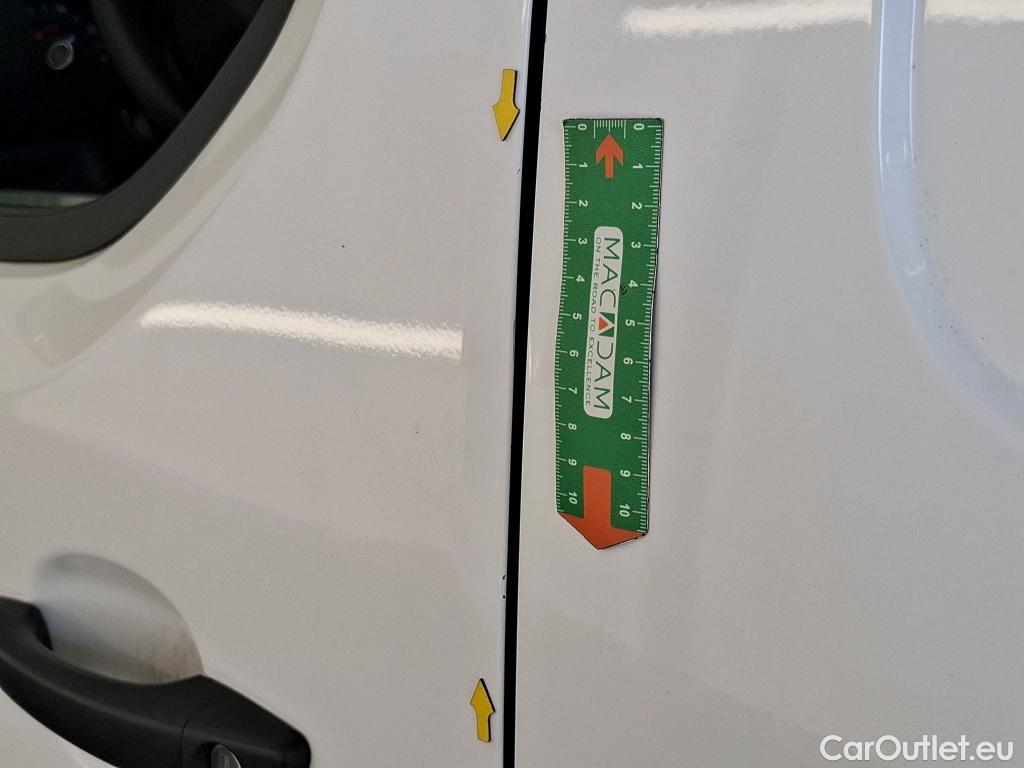  Toyota  Proace TOYOTA  / 2016 / 4P / Fourgon tôlé 2.0 D LONG 120 D-4D BUSINESS #8