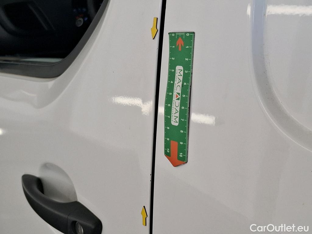  Toyota  Proace TOYOTA  / 2016 / 4P / Fourgon tôlé 2.0 D LONG 120 D-4D BUSINESS #9