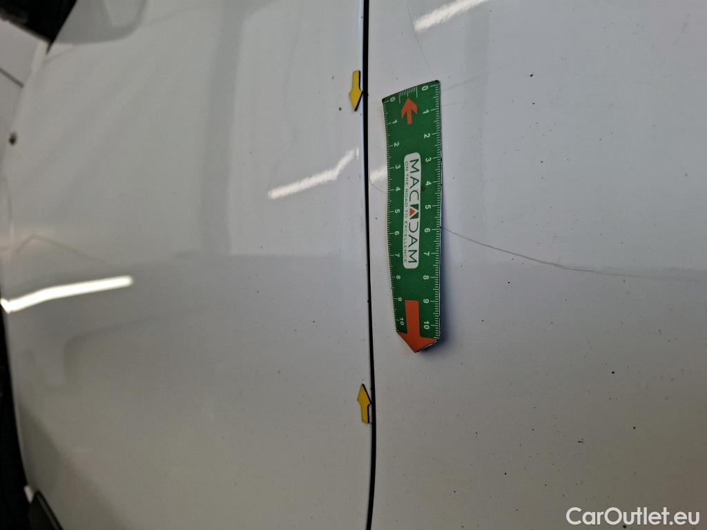  Toyota  Proace TOYOTA  / 2016 / 4P / Fourgon tôlé 2.0 D LONG 120 D-4D BUSINESS #4