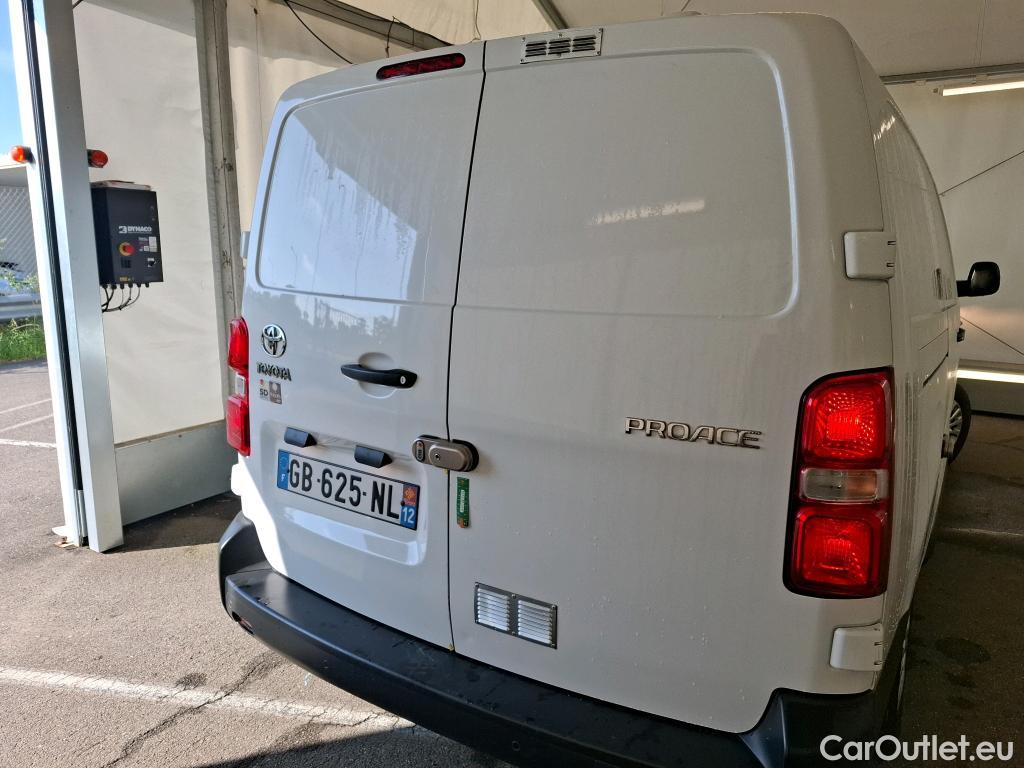  Toyota  Proace TOYOTA  / 2016 / 4P / Fourgon tôlé 2.0 D LONG 120 D-4D BUSINESS #45