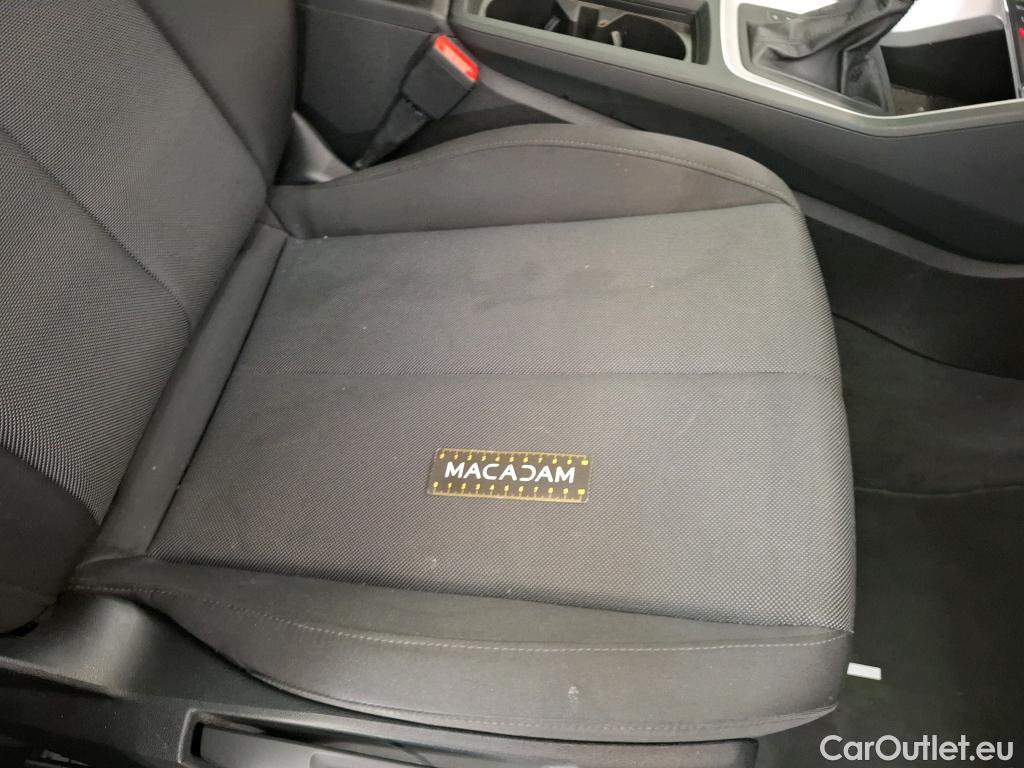  Audi  Q3 AUDI  / 2018 / 5P / SUV 45 TFSI E 245 S TRONIC BUSINESS LINE #47