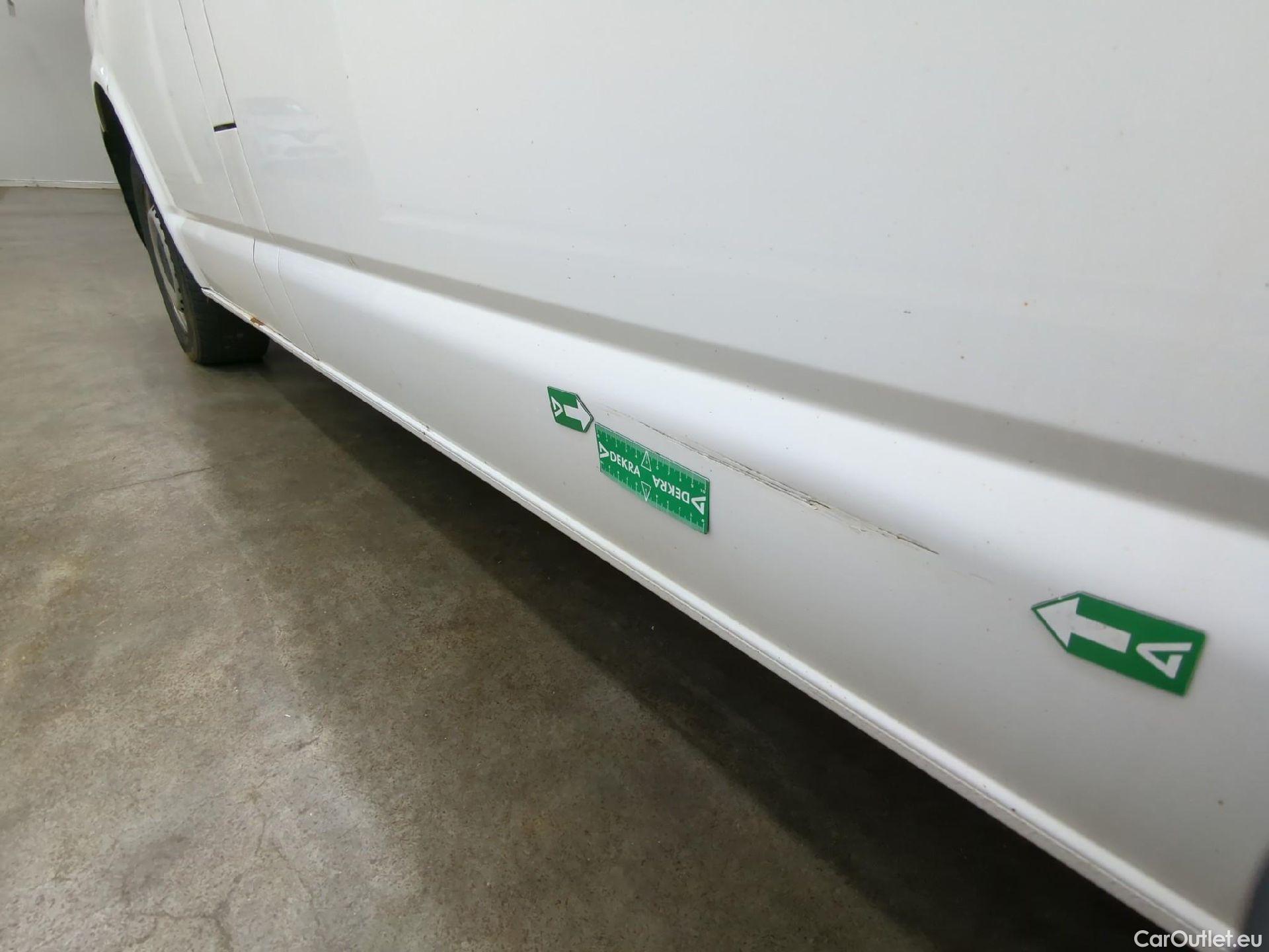  Volkswagen  Transporter VOLKSWAGEN  / 2019 / 4P / Fourgon tôlé 2.0 TDi 150 4MO L2H2 Business Line #37