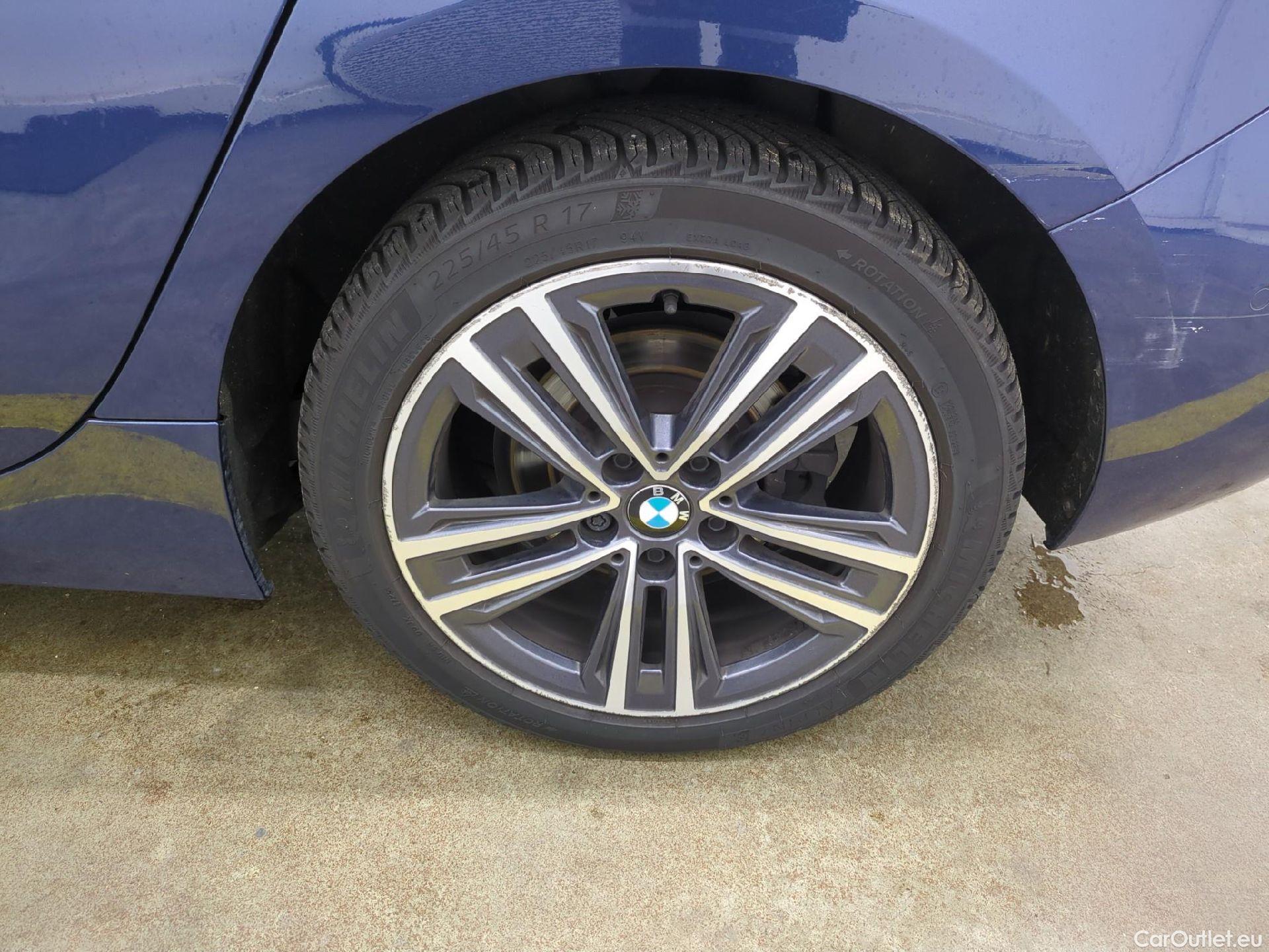  Bmw  Serie 1 BMW Série 1 / 2019 / 5P / Berline 1.5 116I Business Design #11