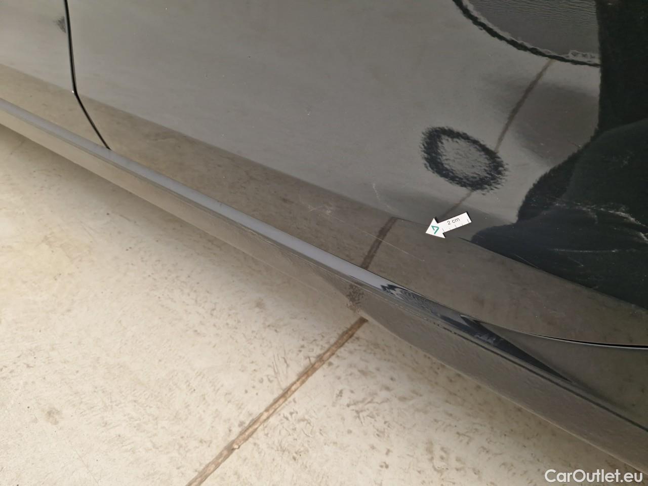  Volkswagen  Golf  Life 1.0 TSI #18