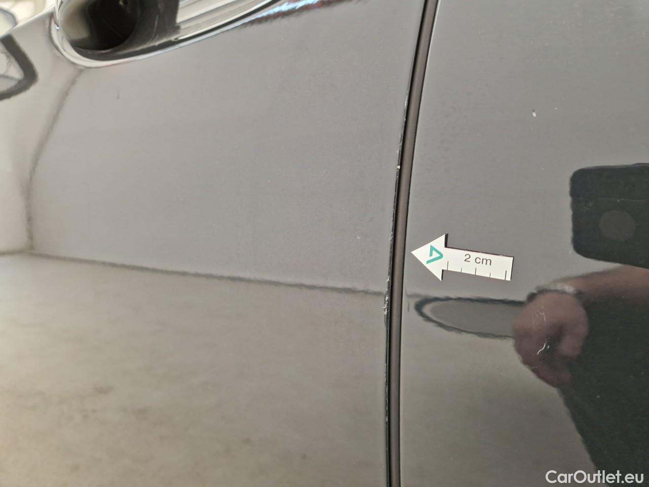 Volkswagen  Golf  Life 1.0 TSI #1