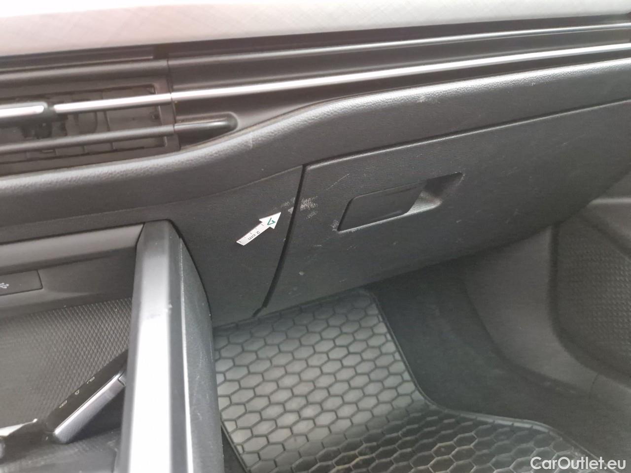  Volkswagen  Golf  Life 1.0 TSI #22