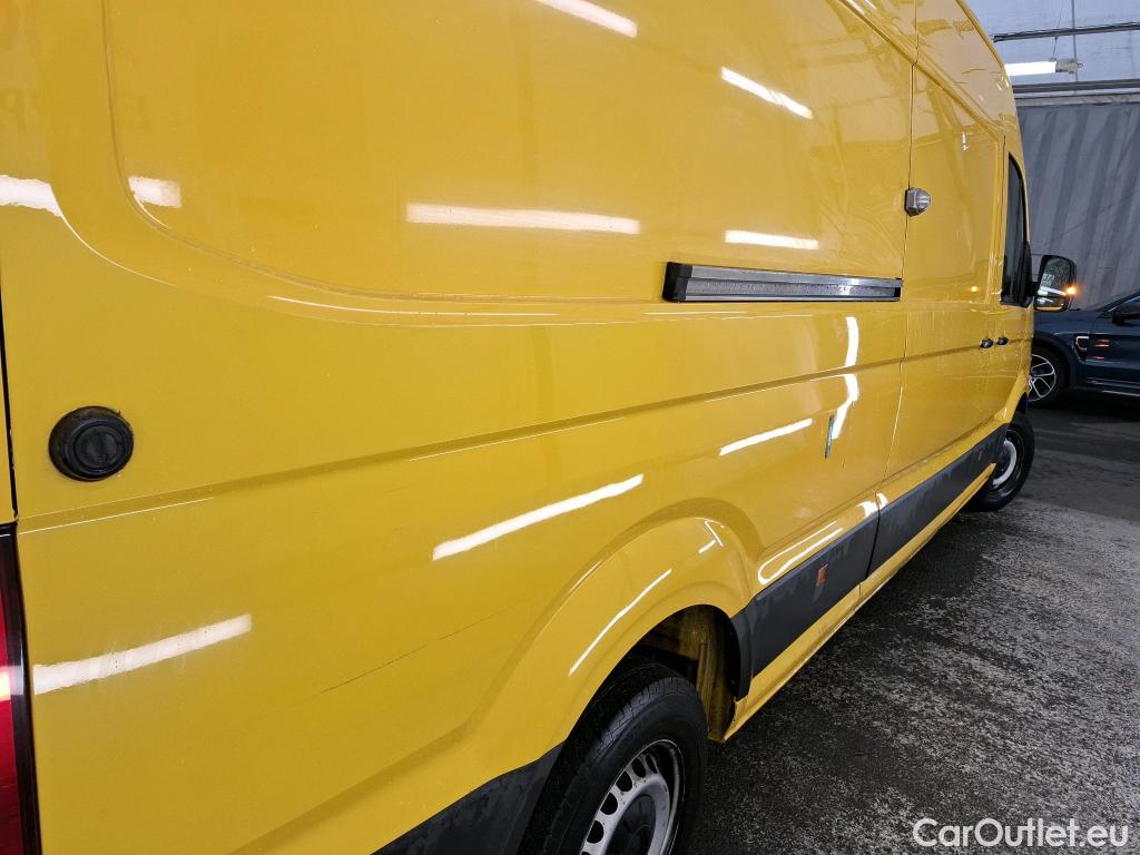  Volkswagen  Crafter  Fourgon Fourgon 35 lang mit Hochdach FWD 2.0 140CV BVM6 #1