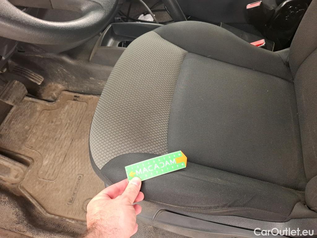  Renault  Kangoo RENAULT  Express / 2013 / 3P / Fourgonnette Z.E. Confort Achat Integral - 19 #6