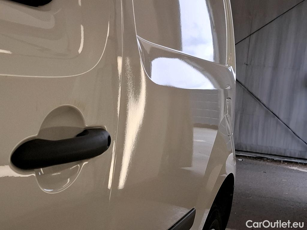  Renault  Kangoo RENAULT  Express / 2013 / 3P / Fourgonnette Z.E. Confort Achat Integral - 19 #2
