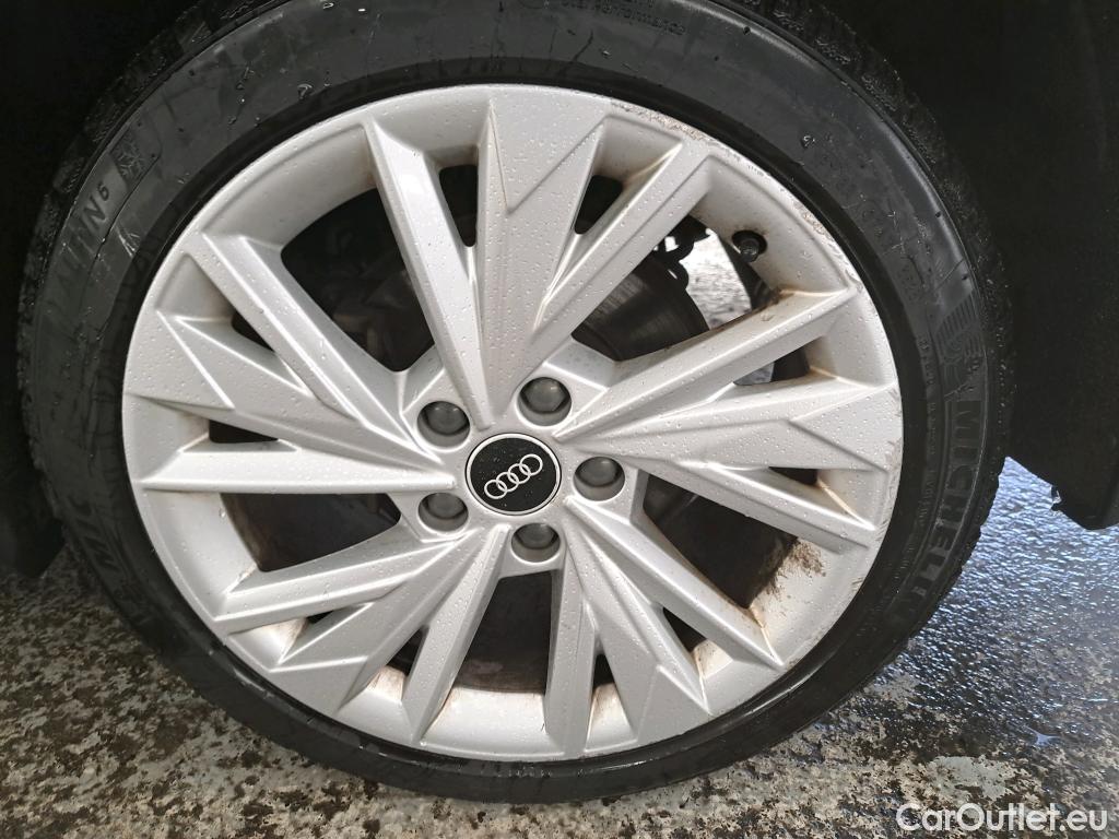  Audi  A3 AUDI  Sportback / 2020 / 5P / Berline 40 TFSI e 204 S Tronic Design Luxe #25