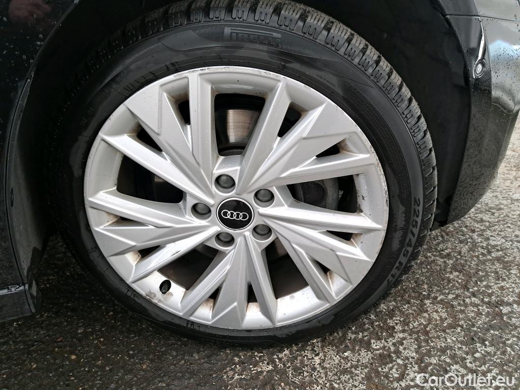  Audi  A3 AUDI  Sportback / 2020 / 5P / Berline 40 TFSI e 204 S Tronic Design Luxe #39