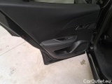  Peugeot  2008 PEUGEOT  / 2019 / 5P / CROSSOVER BLUEHDI 130 EAT8 ALLURE S/S AUT. #100