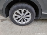 Volkswagen  Tiguan VOLKSWAGEN  / 2016 / 5P / SUV 2.0 TDI SCR 110KW BUSINESS BMT DSG #64