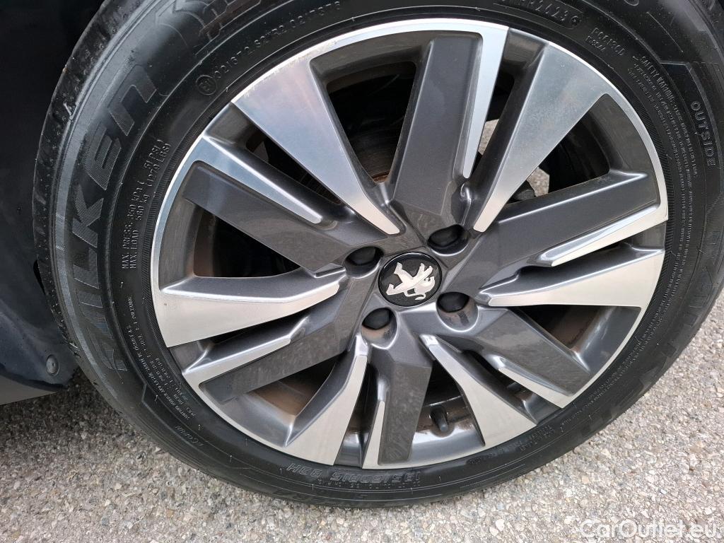  Peugeot  2008  Allure Business 1.5 HDi 120CV BVA6 E6dT #17