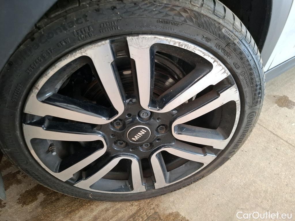  Mini  Cooper MINI Mini / 2021 / 5P / Berline  Edition Premium 136 ch BVA7 #17
