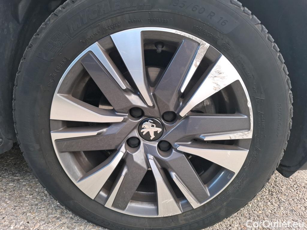  Peugeot  2008  Allure 1.5 HDi 120CV BVA6 E6dT #11