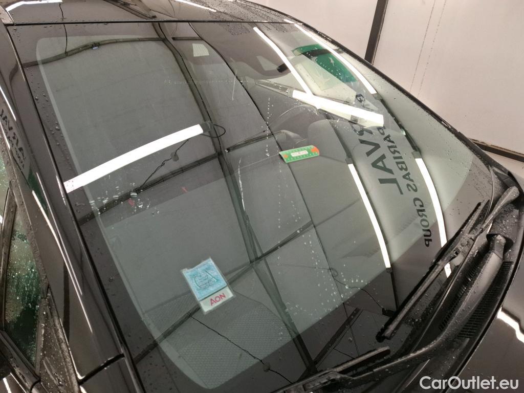  Toyota  Corolla TOYOTA  / 2018 / 5P / Berline Hybride 122h Dynamic Business Beyond Zer #21