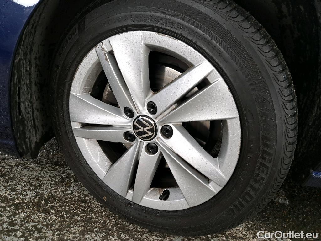  Volkswagen  Golf  VOLKSWAGEN / 2020 / 5P / Berline 2.0 TDI SCR 150 DSG7 Life 1st #19