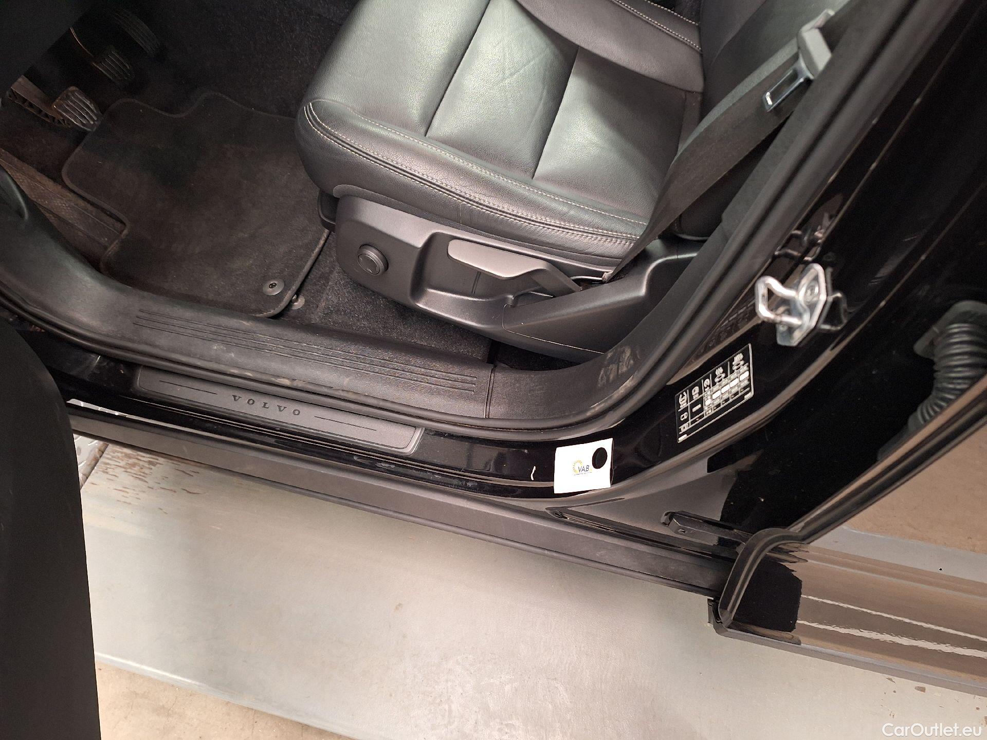  Volvo  XC 40 Volvo, XC40 '17, Volvo XC40 T3 Momentum Pro 5d #12