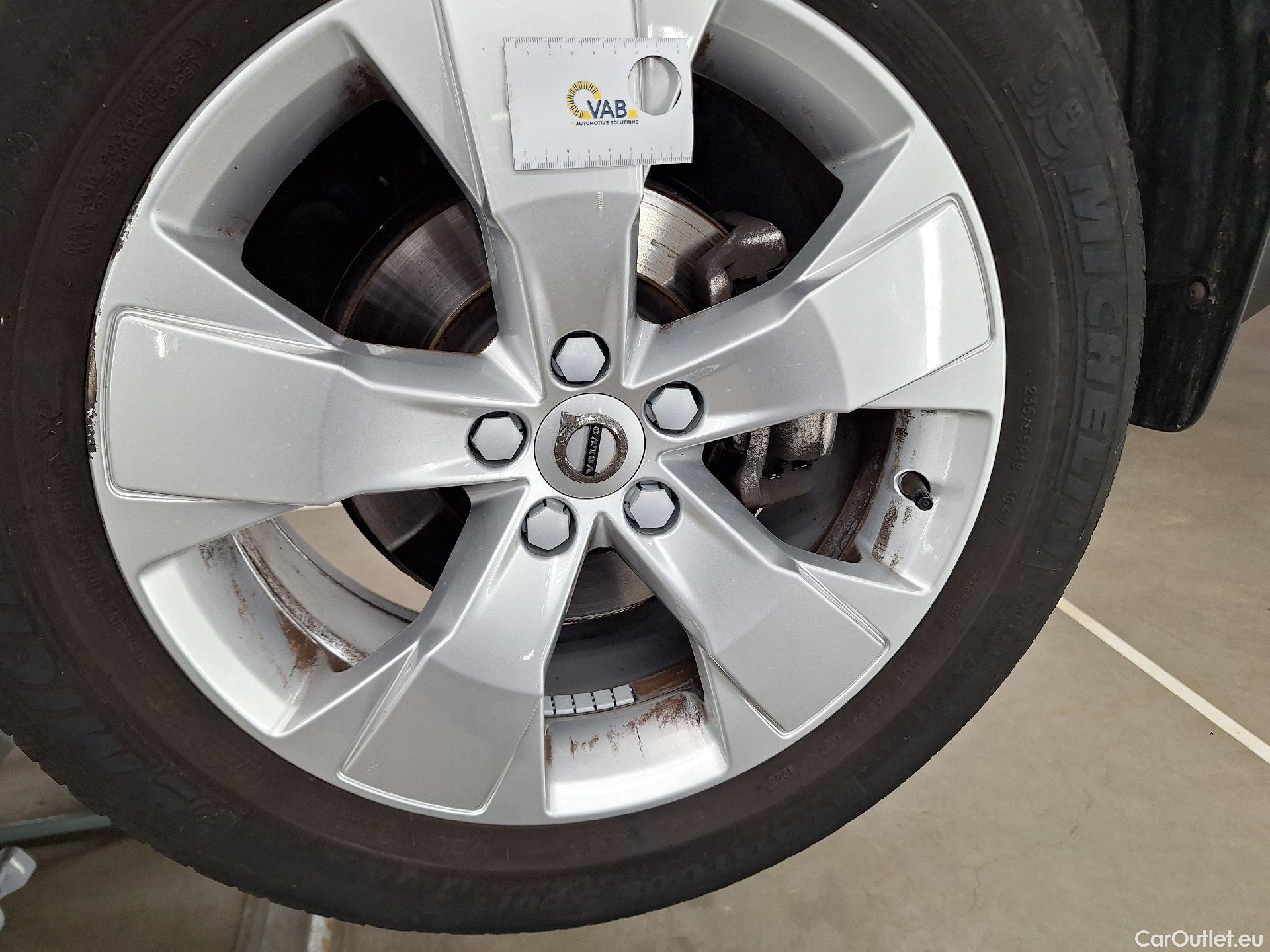  Volvo  XC 40 Volvo, XC40 '17, Volvo XC40 T3 Momentum Pro 5d #59