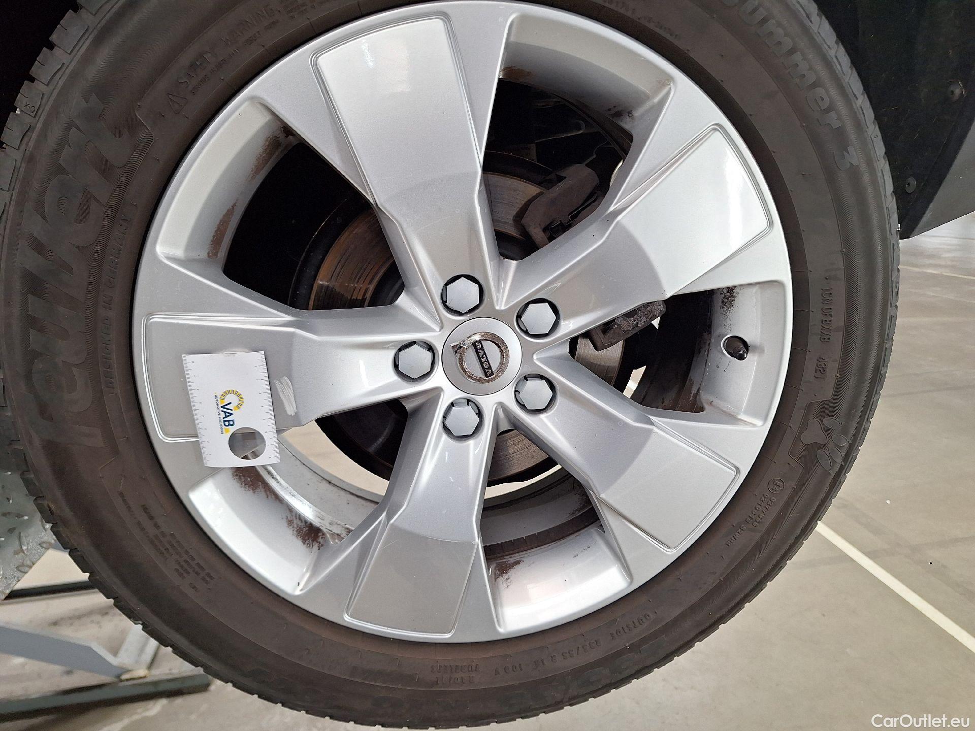  Volvo  XC 40 Volvo, XC40 '17, Volvo XC40 T3 Momentum Pro 5d #51