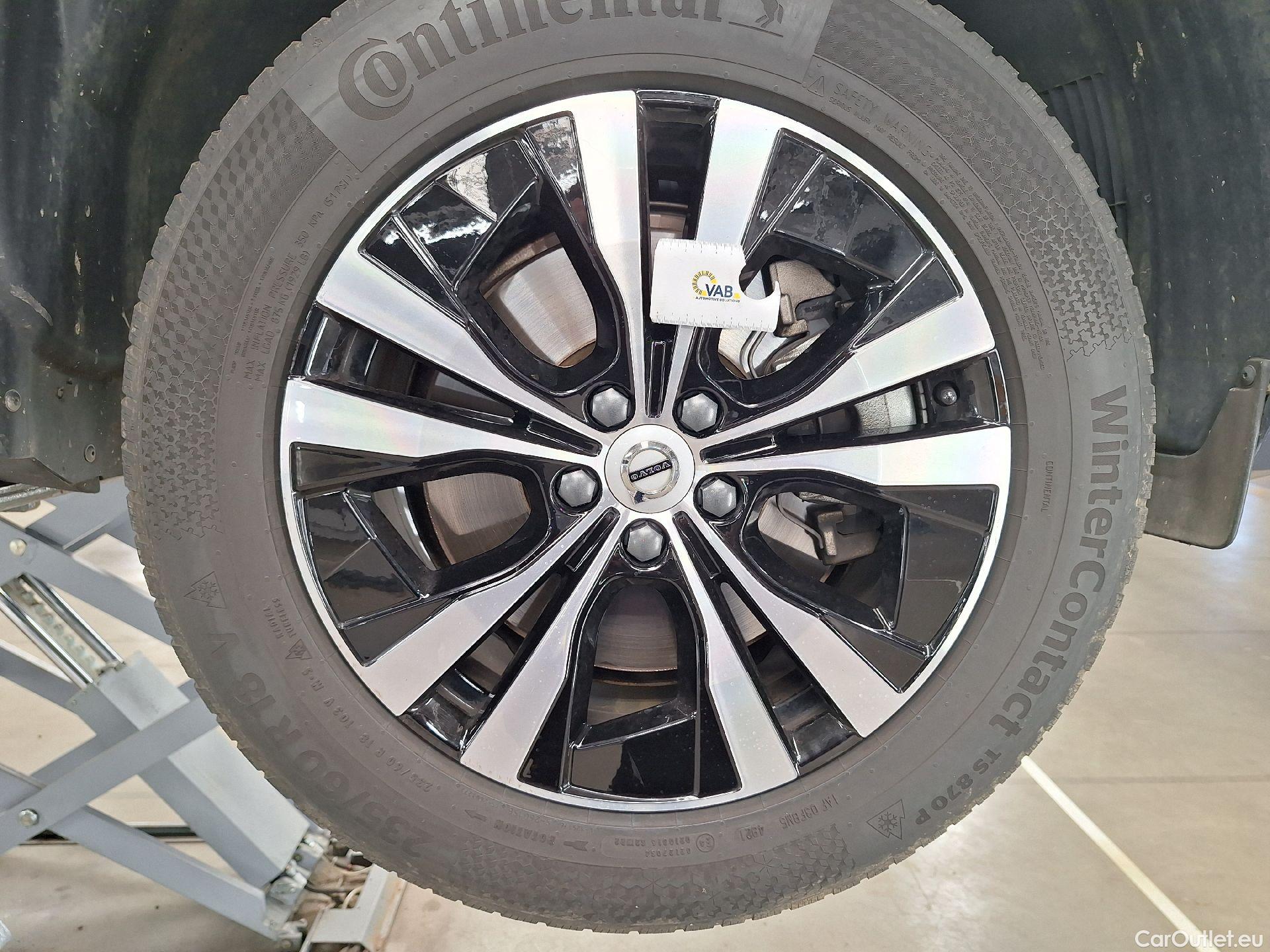  Volvo  XC60 Volvo,  FL'21, Volvo  B4 D Geartronic Momentum Pro 5d #53