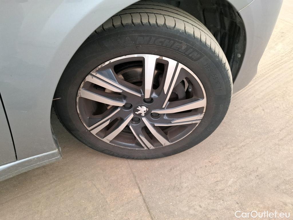  Peugeot  208  Allure Pack 1.2 PureTech 100CV BVM6 E6d #4
