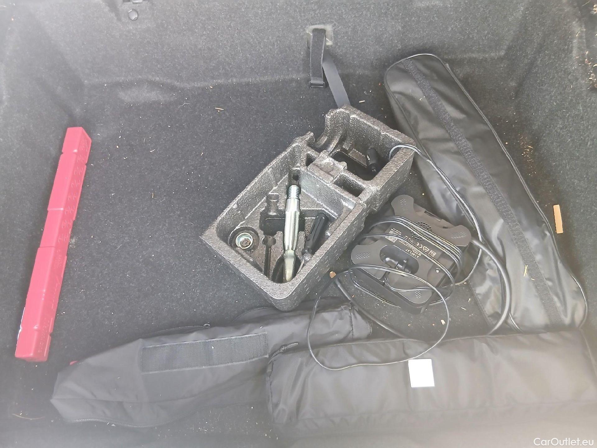  Bmw  X1 BMW  / 2019 / 5P / todoterreno sDrive18d #28