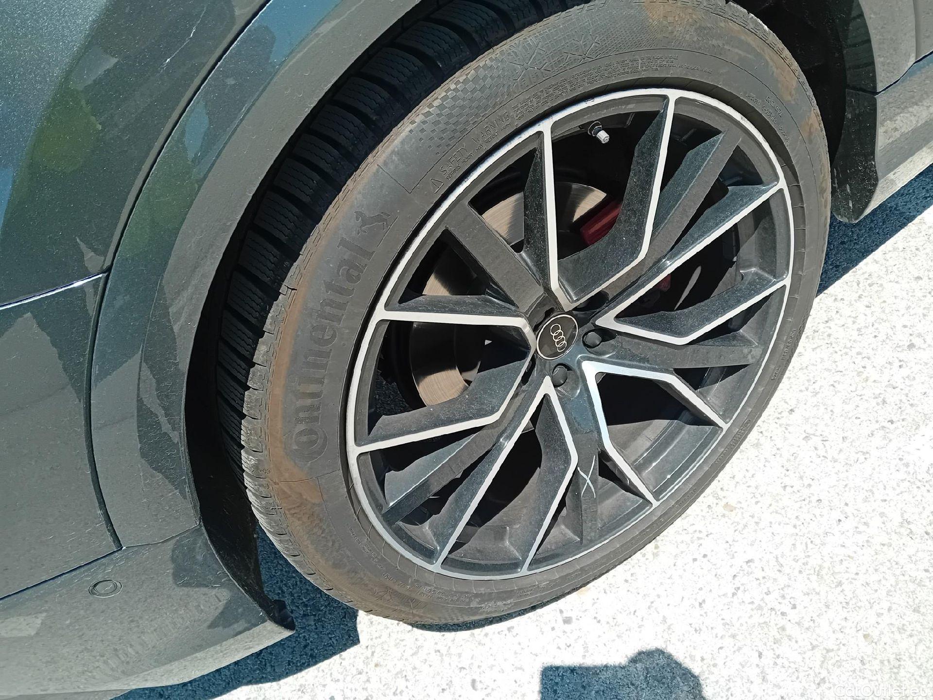  Audi  Q8 AUDI  / 2018 / 5P / todoterreno 60 TFSIe 340kW Black Line Pl quattro tip #18