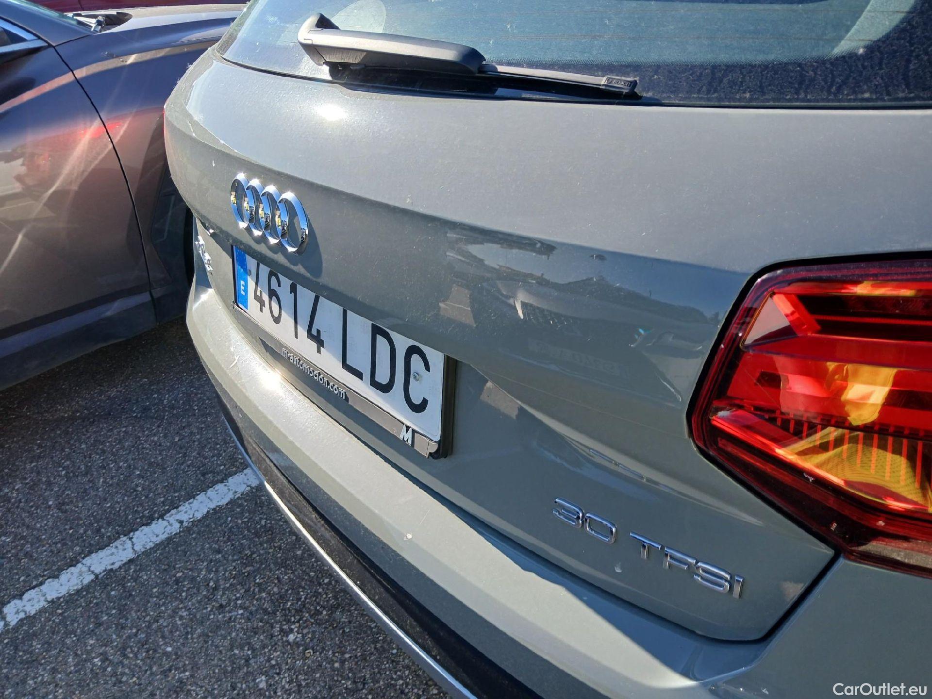  Audi  Q2 AUDI  / 2016 / 5P / todoterreno Design 30 TFSI 85kW (116CV) #39