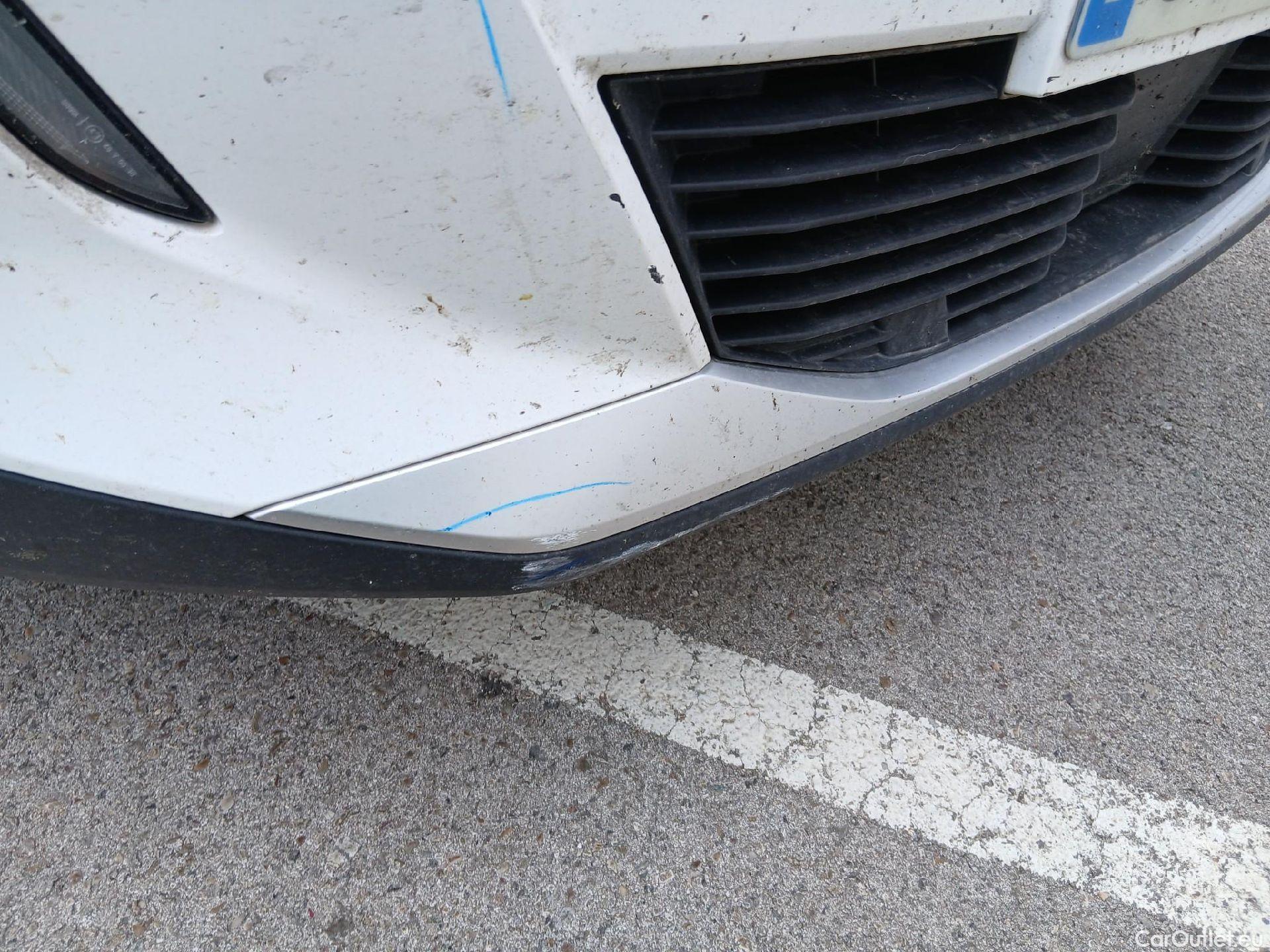  Peugeot  2008 PEUGEOT  / 2019 / 5P / todoterreno Allure BlueHDI 130 S&S EAT8 #9