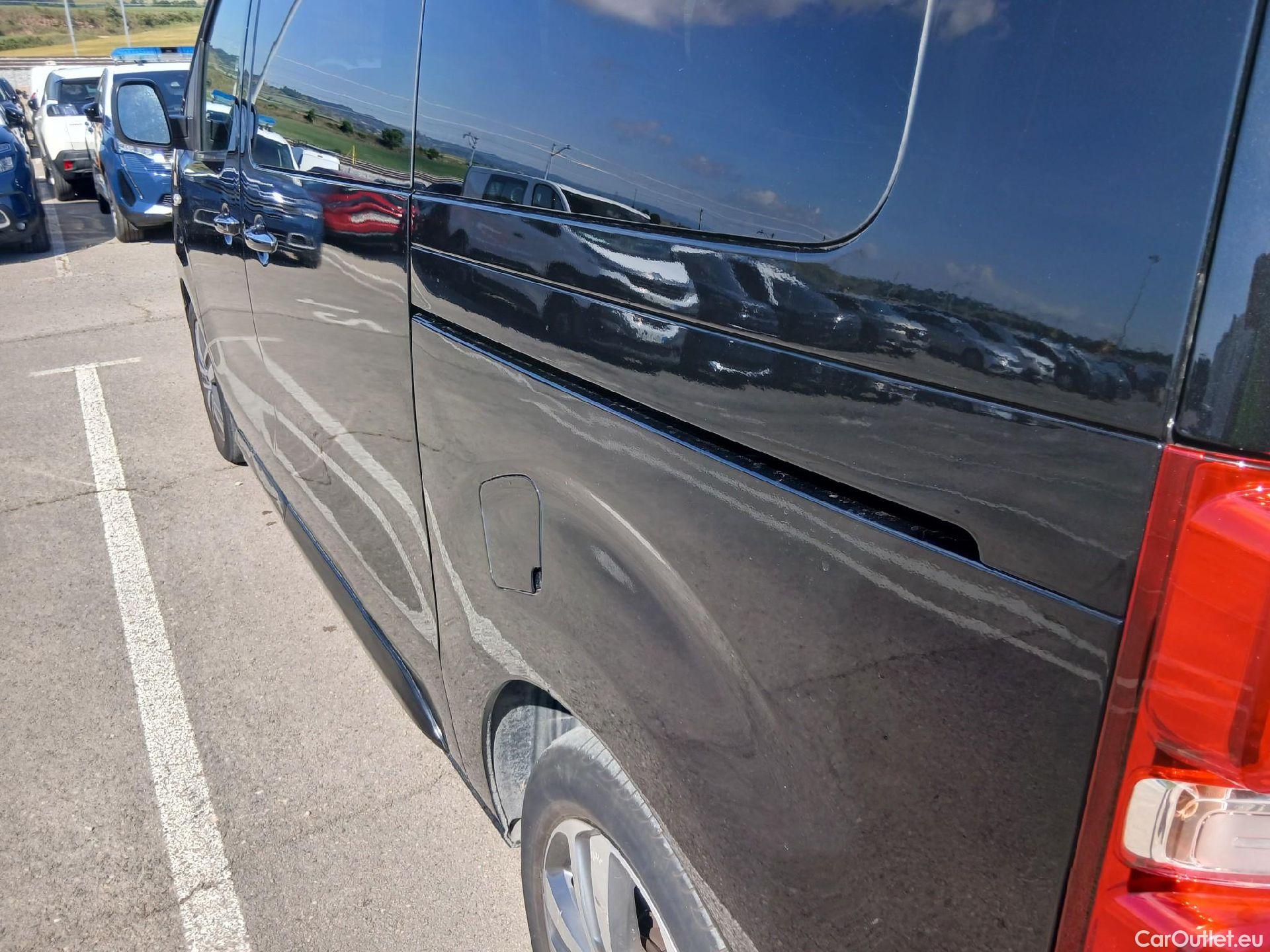  Peugeot  Expert PEUGEOT Traveller / 2016 / 5P / monovolumen Allure BlueHDi 180 S&S EAT8 Standard #16