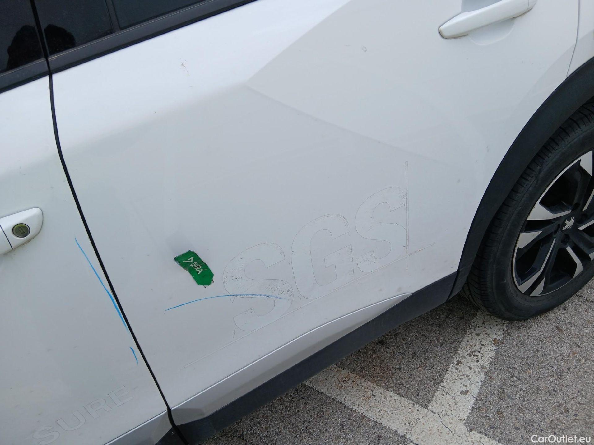  Peugeot  2008 PEUGEOT  / 2019 / 5P / todoterreno Allure BlueHDI 130 S&S EAT8 #17