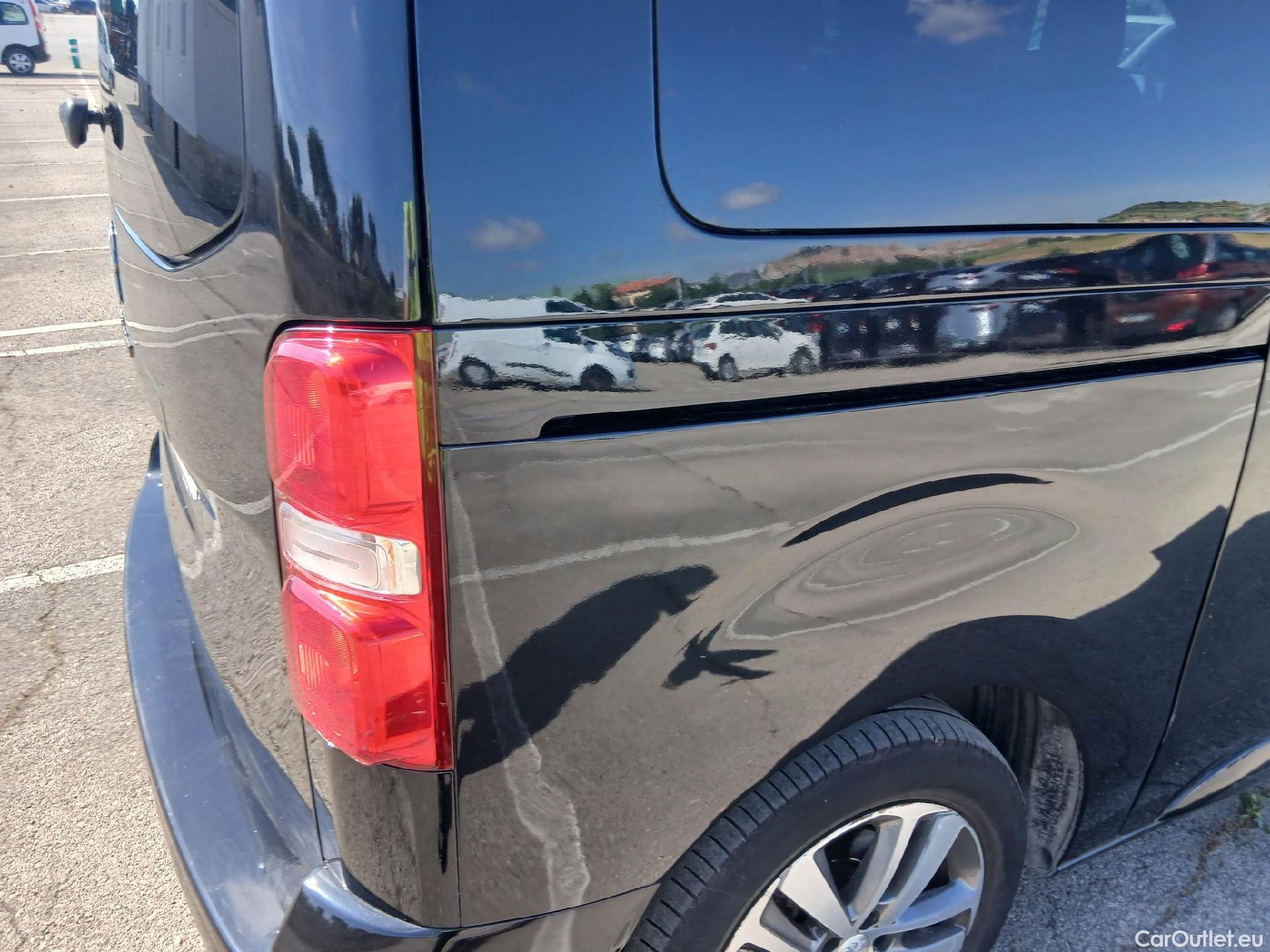  Peugeot  Expert PEUGEOT Traveller / 2016 / 5P / monovolumen Allure BlueHDi 180 S&S EAT8 Standard #27