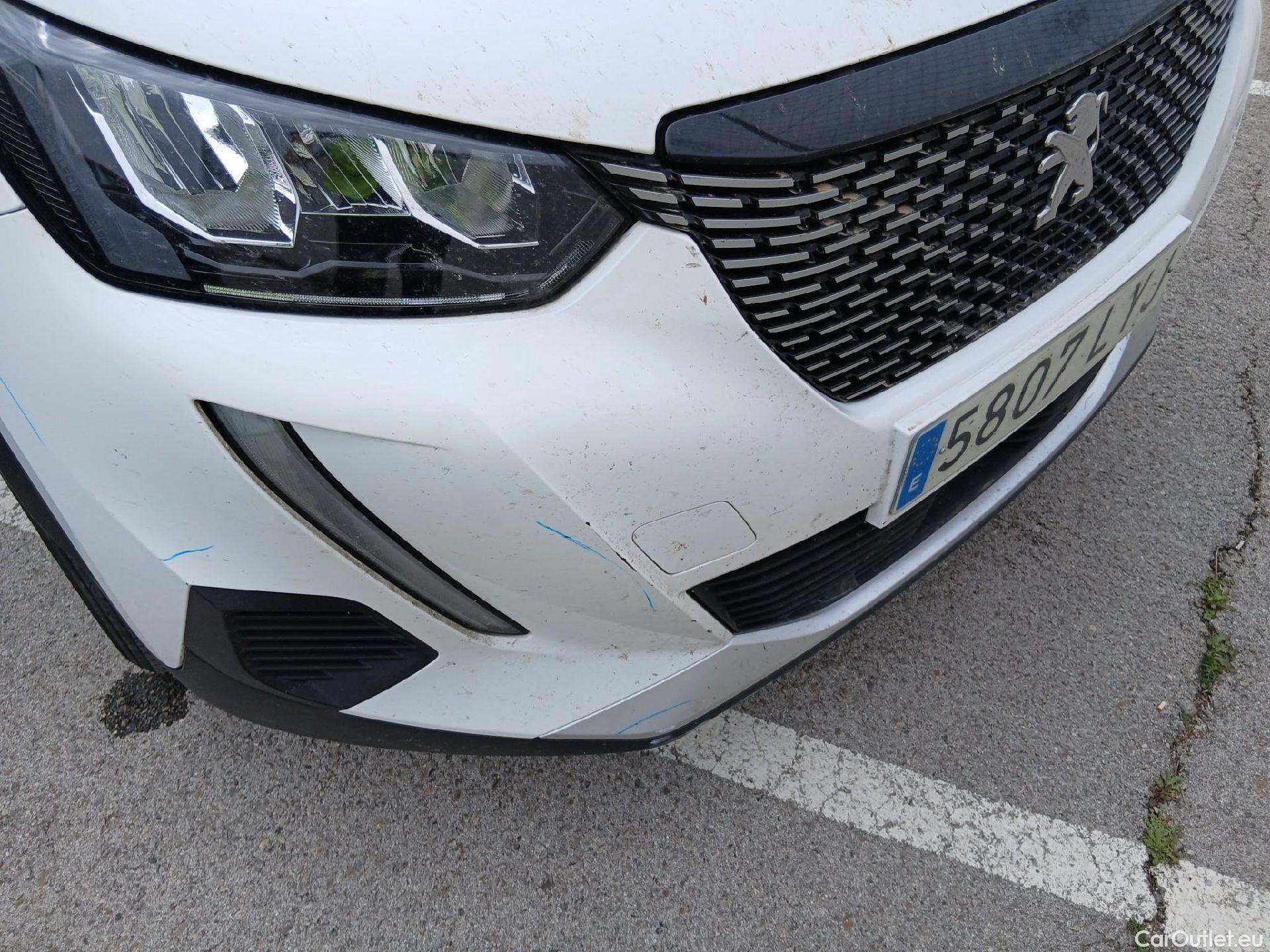  Peugeot  2008 PEUGEOT  / 2019 / 5P / todoterreno Allure BlueHDI 130 S&S EAT8 #5
