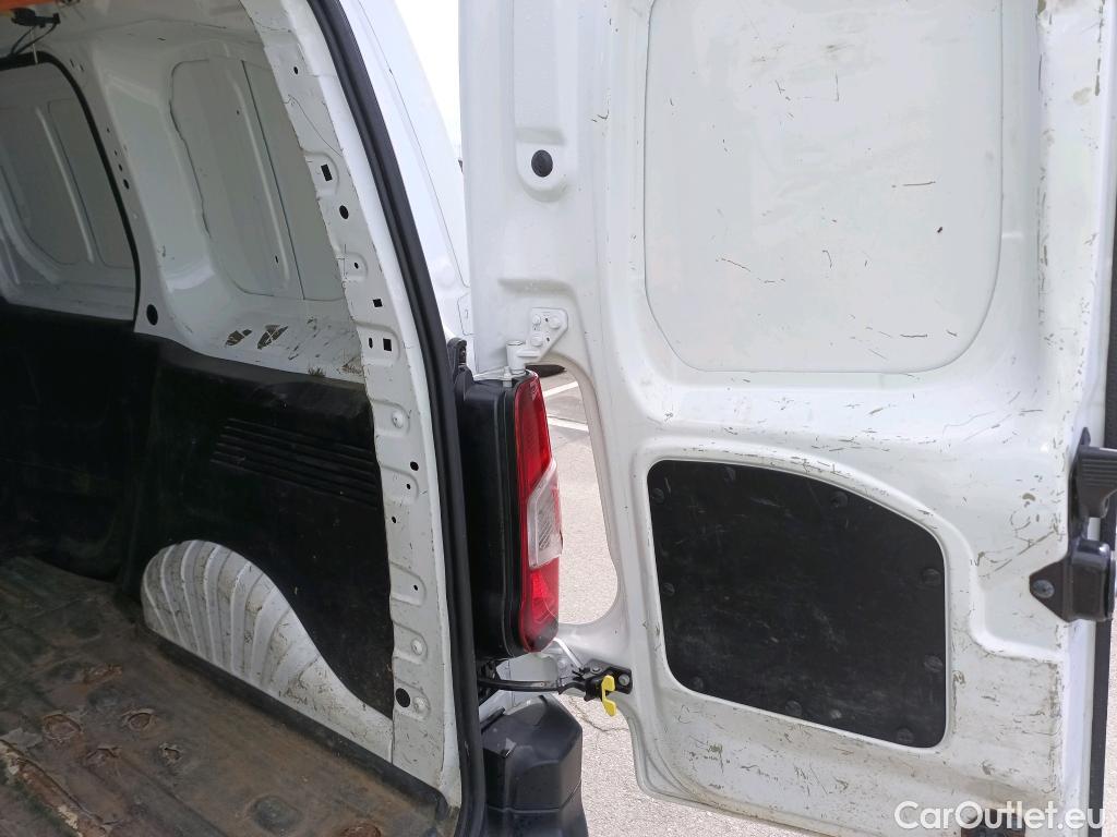  Citroen  Berlingo CITROEN  / 2018 / 3P / furgón derivado de turismo Talla M BlueHDi 100 CONTROL (AC2) #13