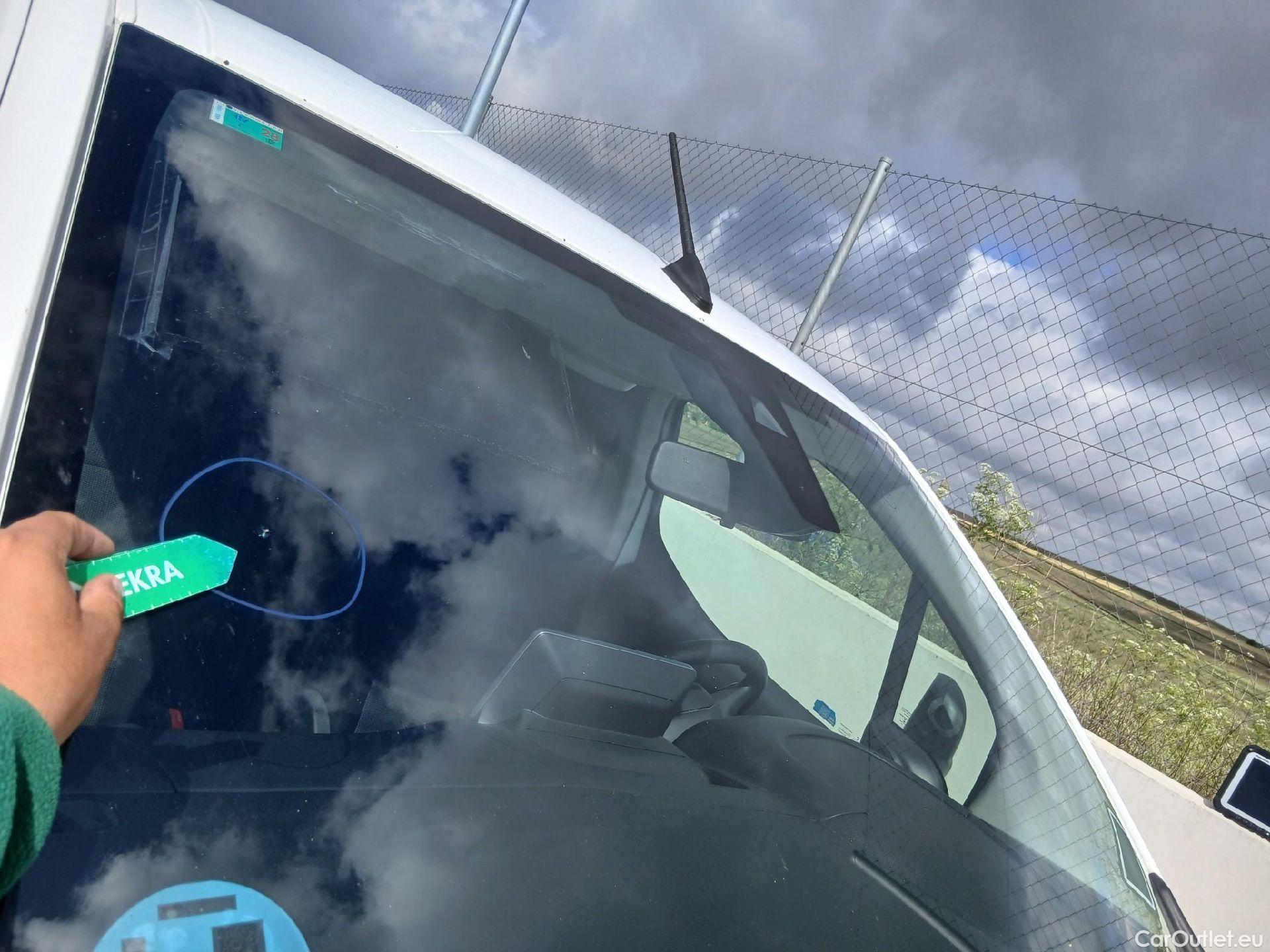  Citroen  Berlingo CITROEN  / 2018 / 3P / furgón derivado de turismo Talla M BlueHDi 100 CONTROL (AC2) #14