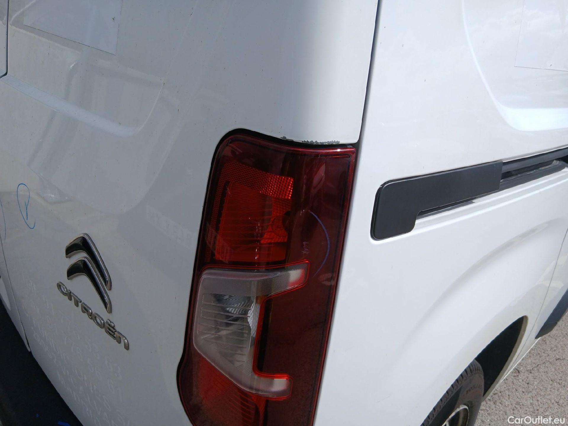  Citroen  Berlingo CITROEN  / 2018 / 3P / furgón derivado de turismo Talla M BlueHDi 100 CONTROL (AC2) #32