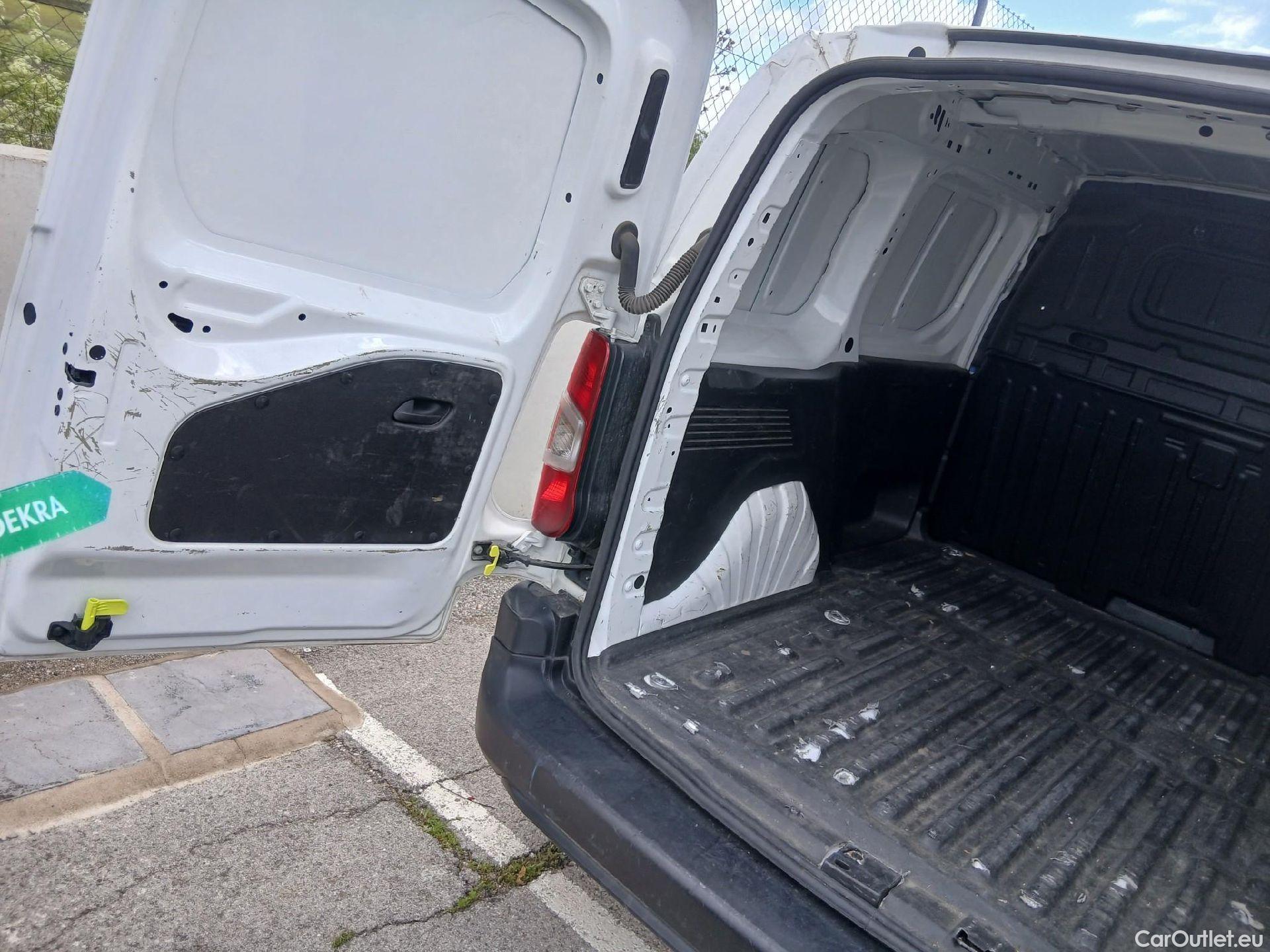  Citroen  Berlingo CITROEN  / 2018 / 3P / furgón derivado de turismo Talla M BlueHDi 100 CONTROL (AC2) #1